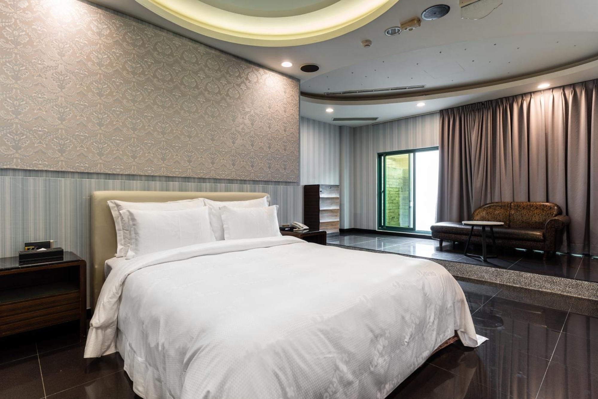Ohya Chain Boutique Motel-Xinying Bagian luar foto
