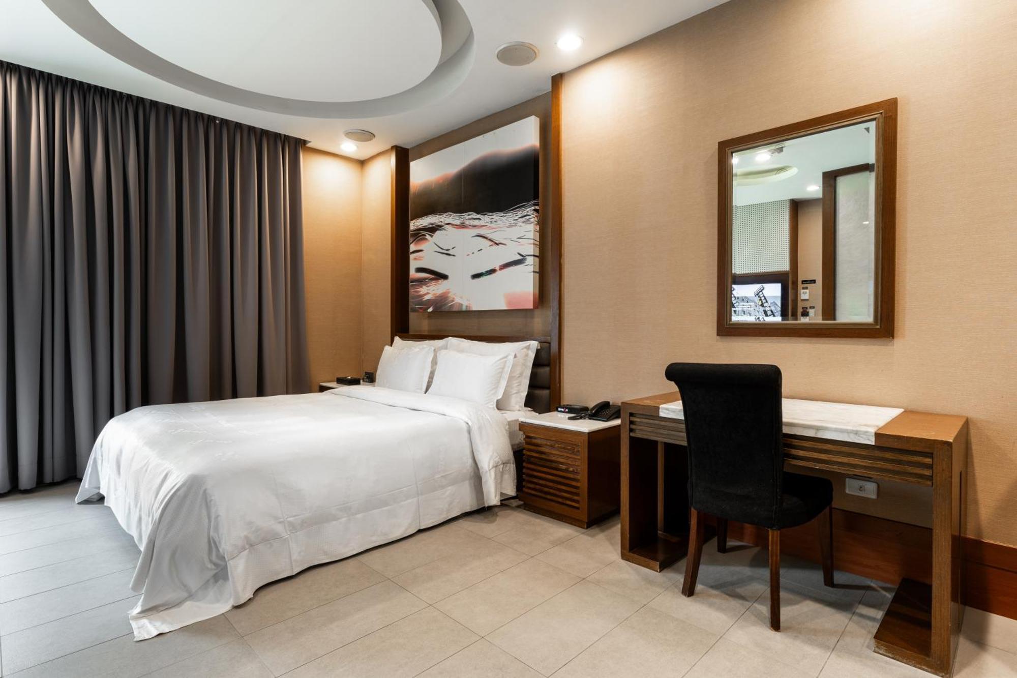 Ohya Chain Boutique Motel-Xinying Bagian luar foto