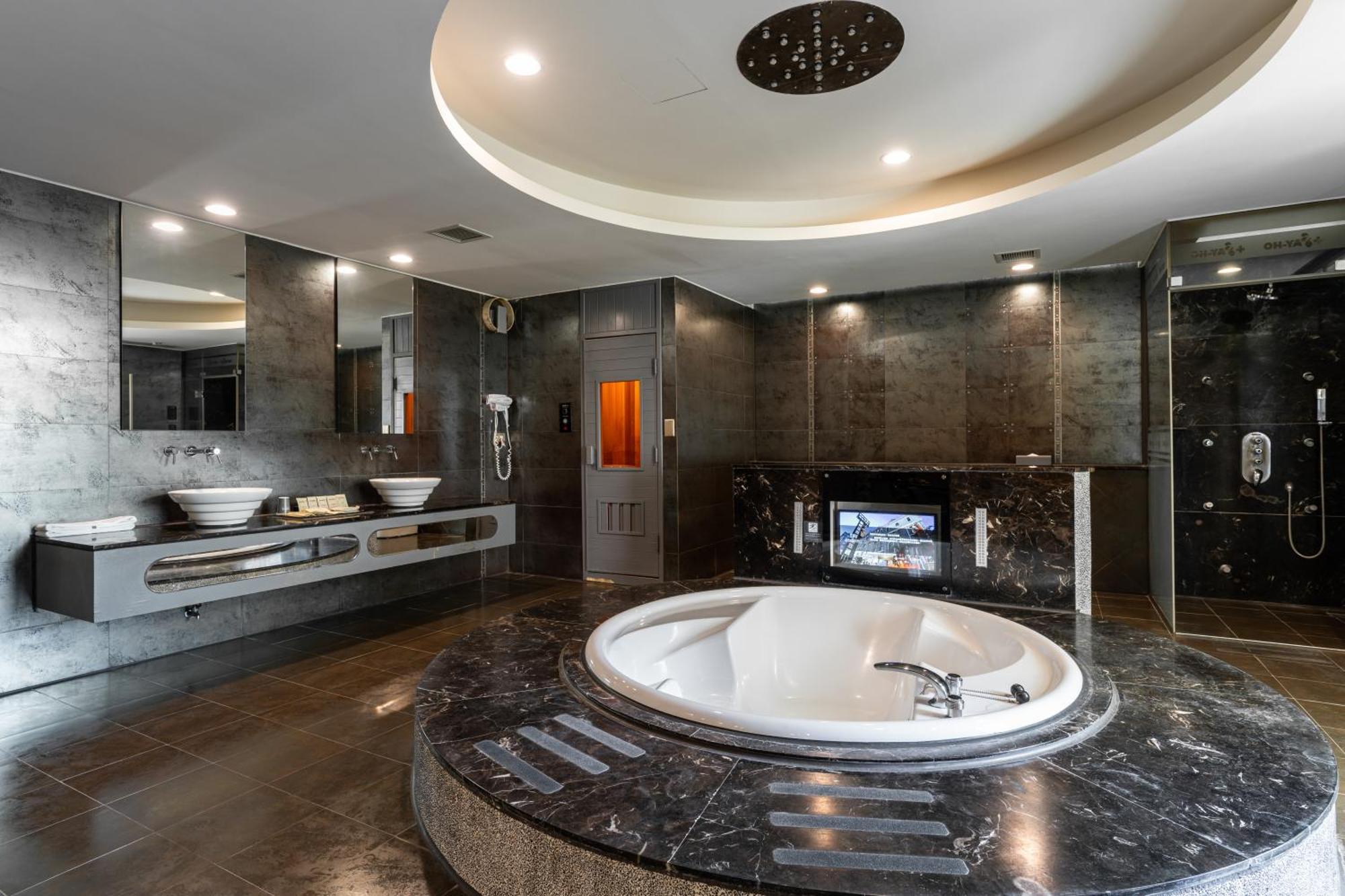 Ohya Chain Boutique Motel-Xinying Bagian luar foto