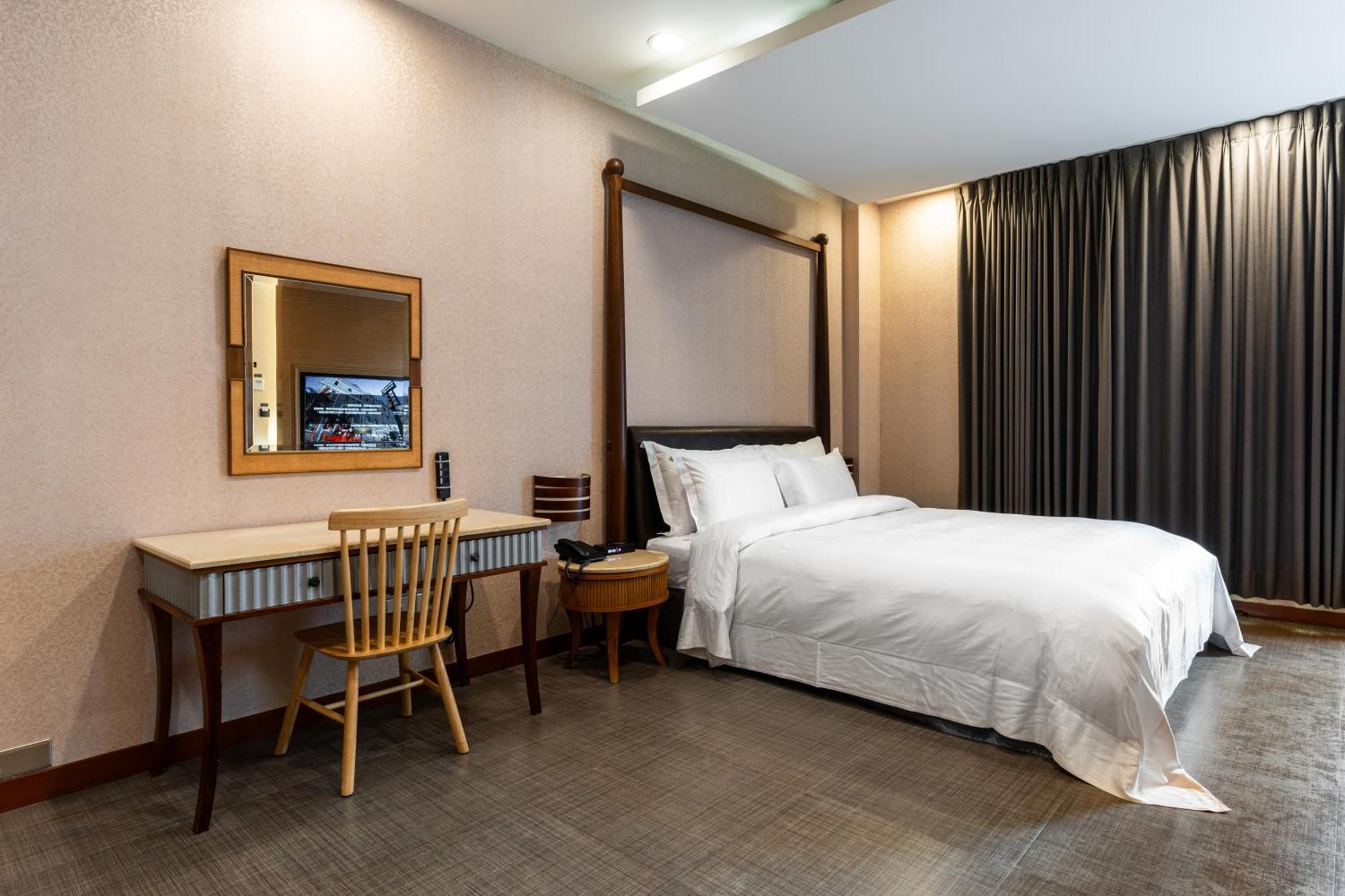 Ohya Chain Boutique Motel-Xinying Bagian luar foto
