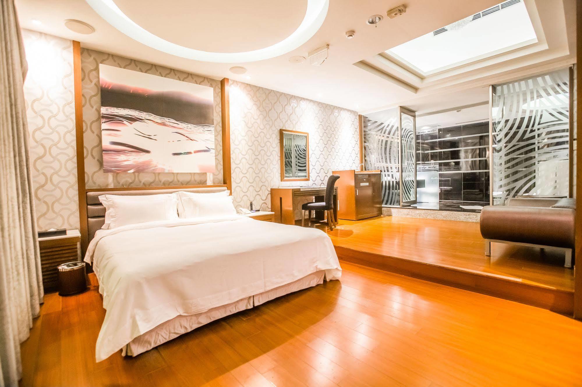 Ohya Chain Boutique Motel-Xinying Bagian luar foto