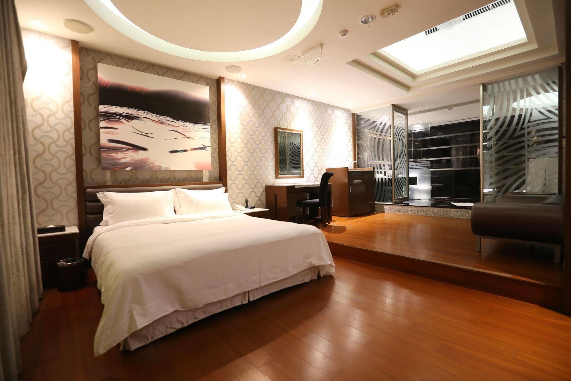 Ohya Chain Boutique Motel-Xinying Bagian luar foto