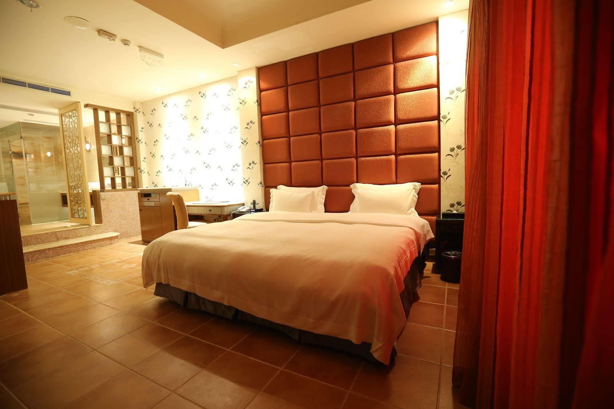 Ohya Chain Boutique Motel-Xinying Bagian luar foto