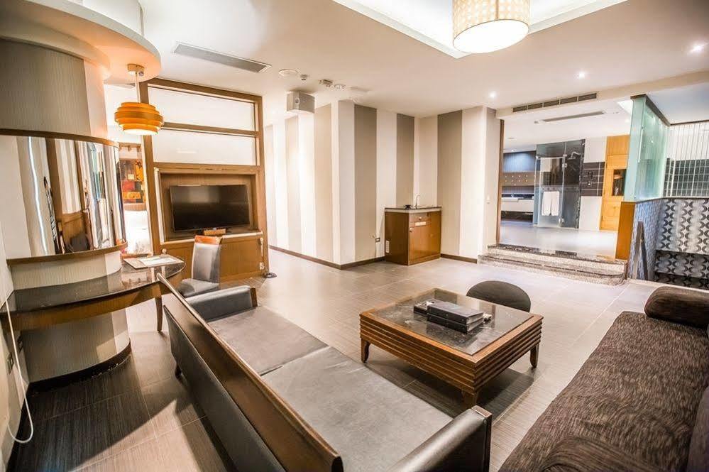 Ohya Chain Boutique Motel-Xinying Bagian luar foto