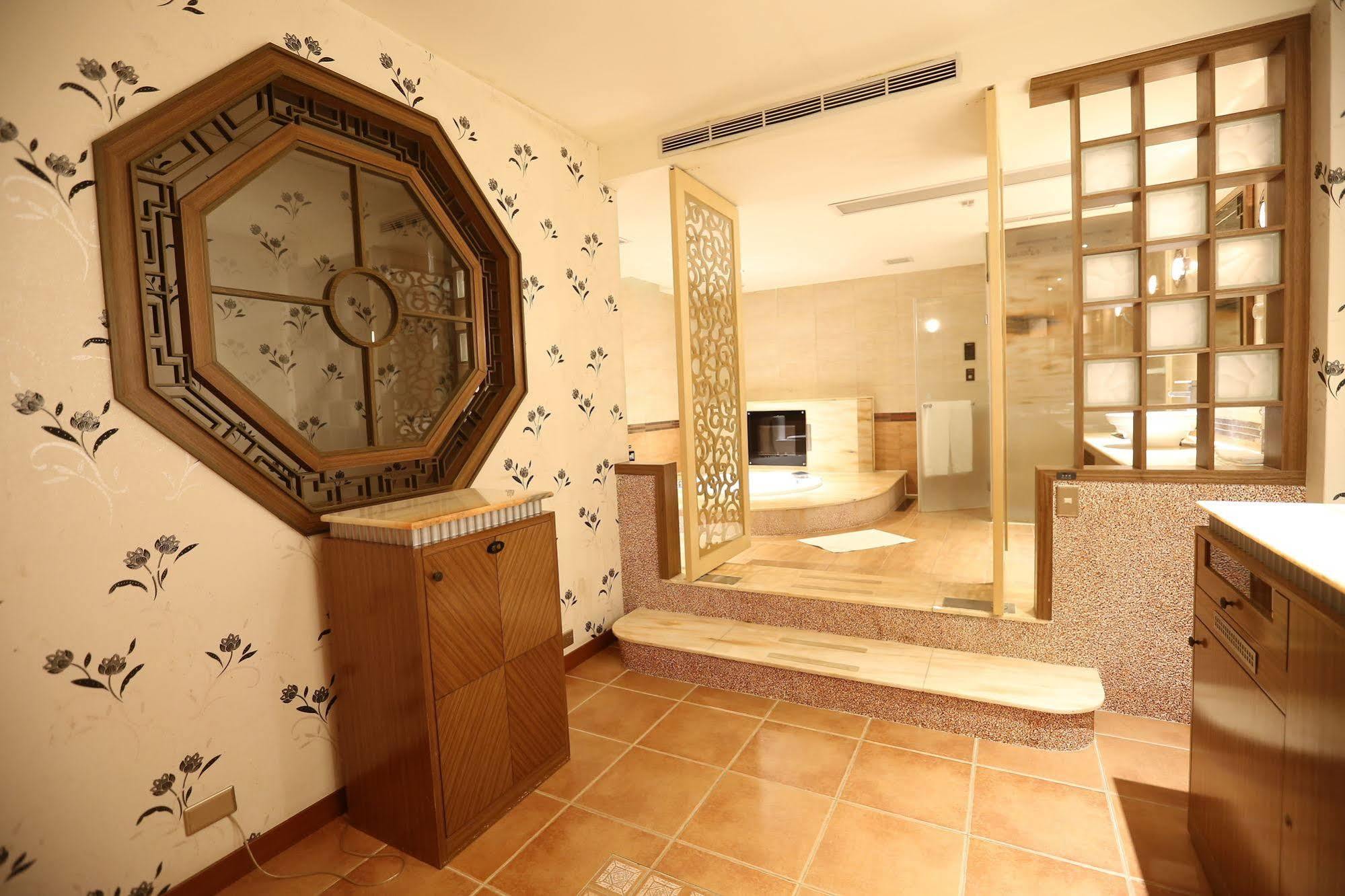 Ohya Chain Boutique Motel-Xinying Bagian luar foto