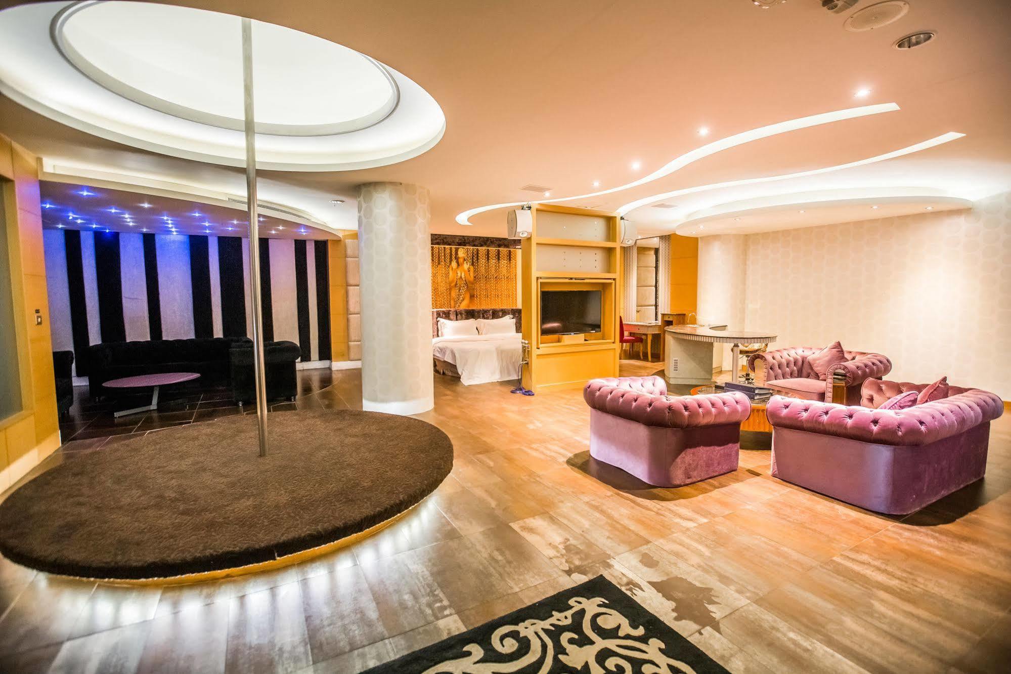 Ohya Chain Boutique Motel-Xinying Bagian luar foto