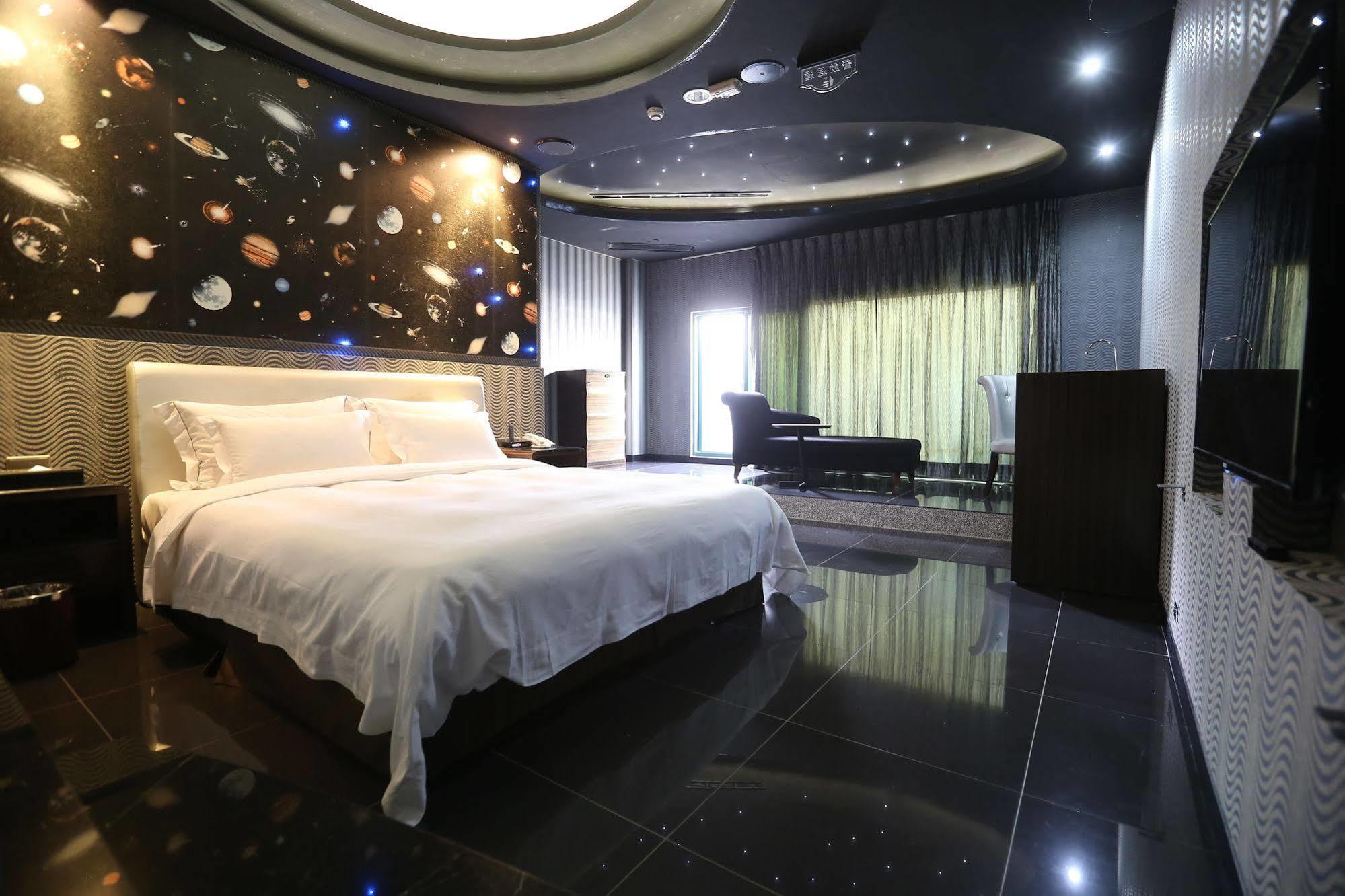 Ohya Chain Boutique Motel-Xinying Bagian luar foto