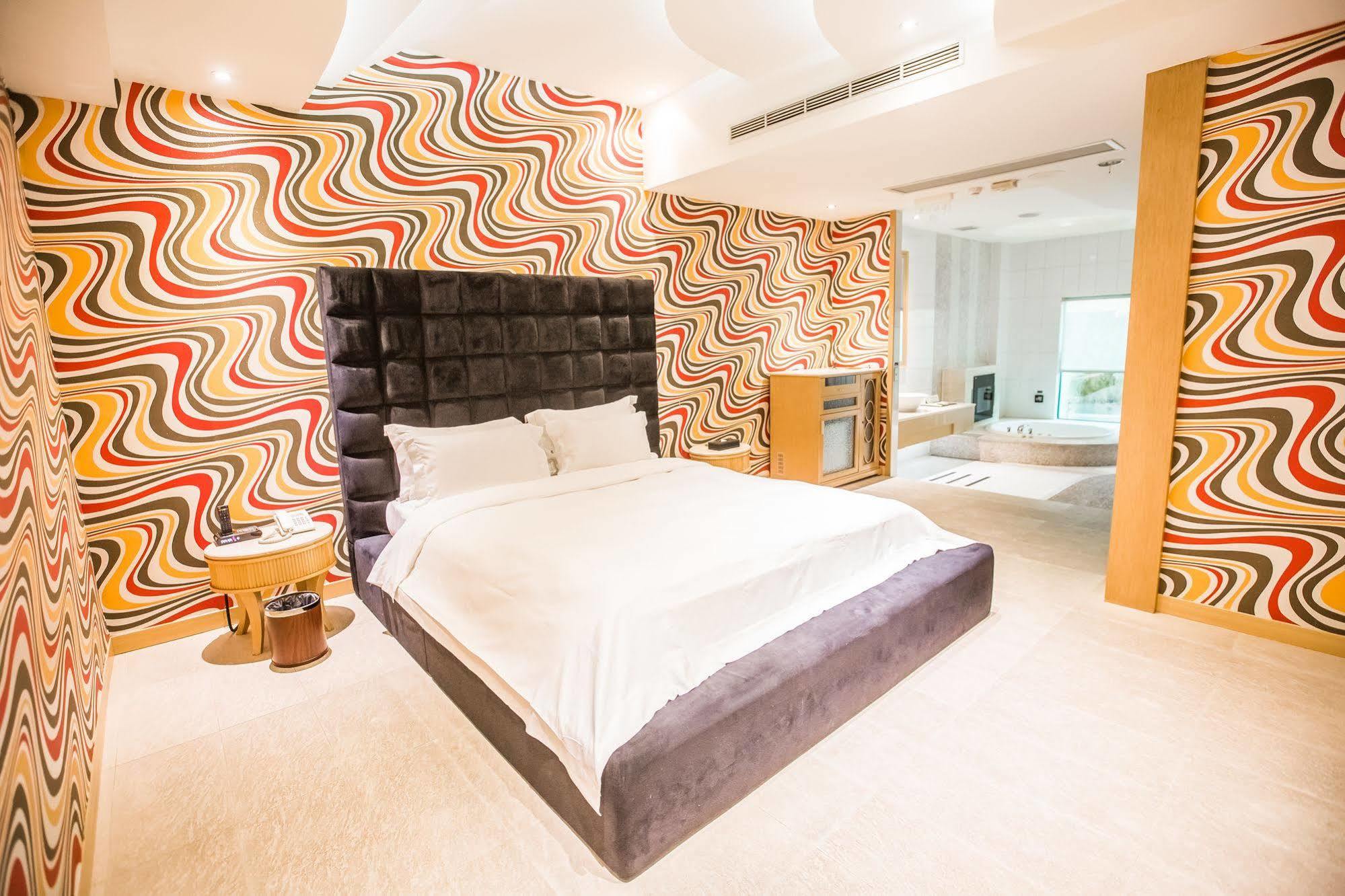 Ohya Chain Boutique Motel-Xinying Bagian luar foto